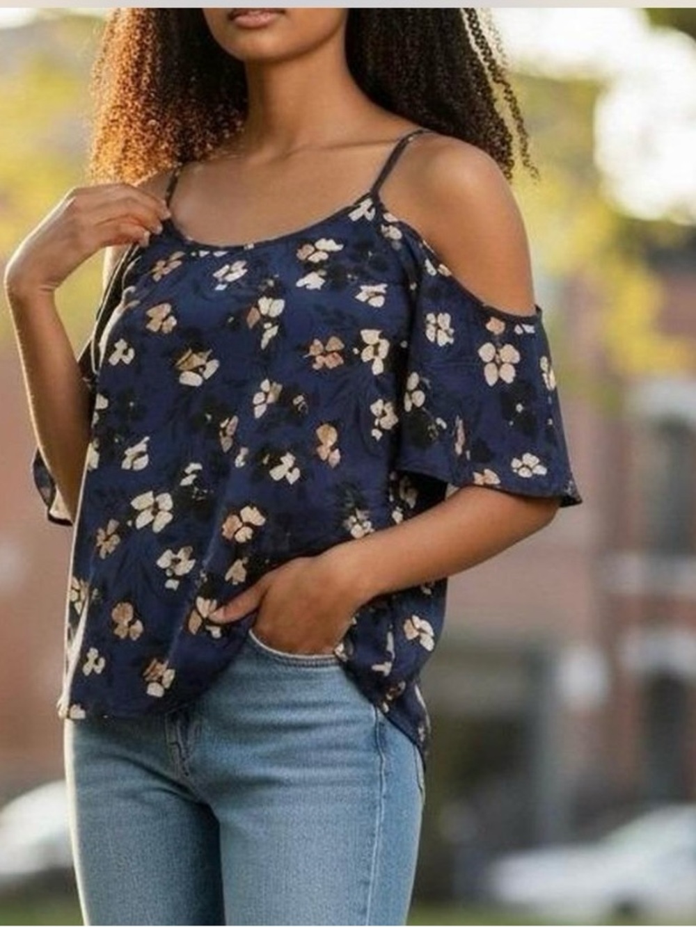 Stitch Fix Kaileigh Valette Cold Shoulder Floral Knit Top Size Large
